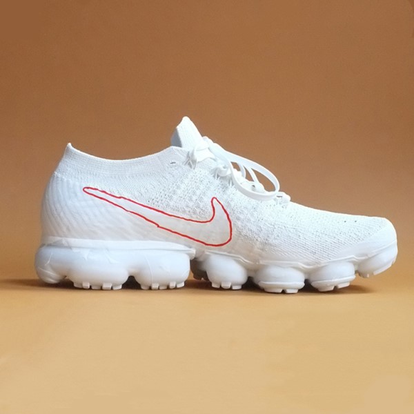 資訊：這是你的定制款Nike Air Vapormax小白鞋