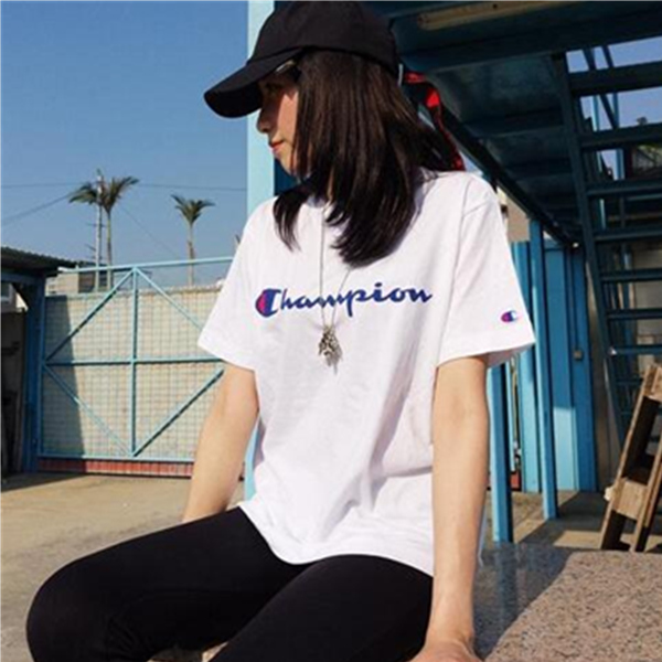 Champion 女士 经典logo休闲T恤