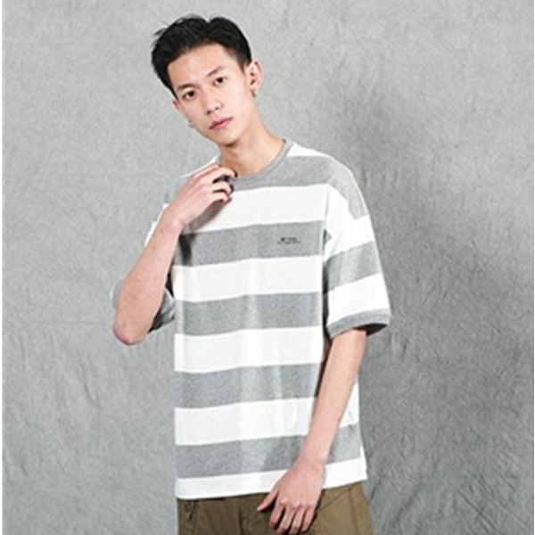 一本番長 小清新粗条纹印花短袖
