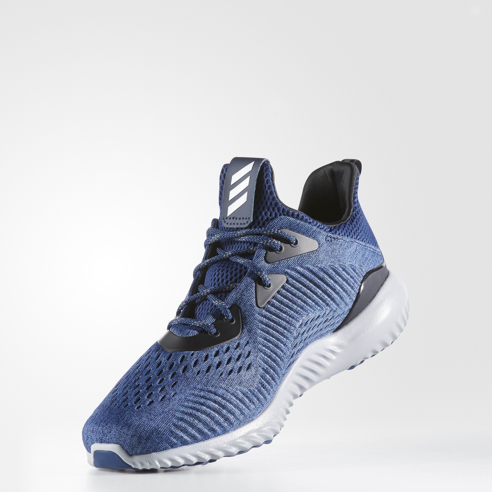 6月1日：阿迪达斯 alphabounce em 跑步鞋