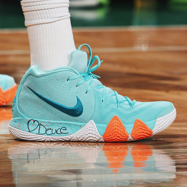 塔图姆上脚！Kyrie 4 'Power of Female'