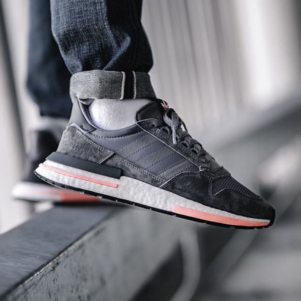 资讯：adidas 全新鞋款 ZX500 RM现已发售！