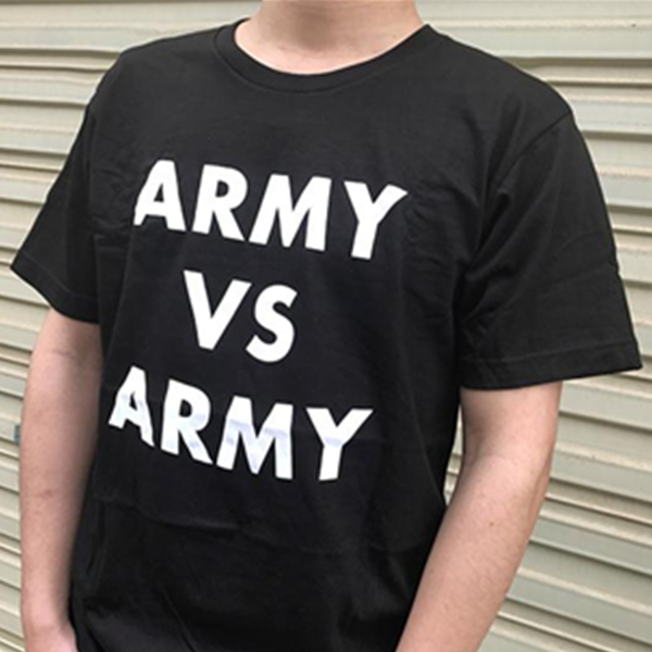 Undefeated Army VS Army 短袖T恤