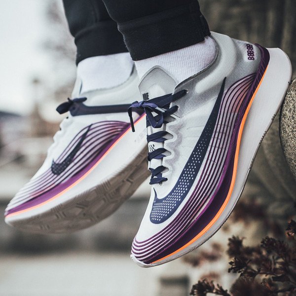 促銷(xiāo)！NIKE ZOOM FLY SP 跑步鞋