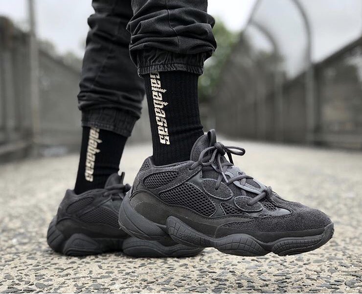 好價！adidas Yeezy 500 BLACK