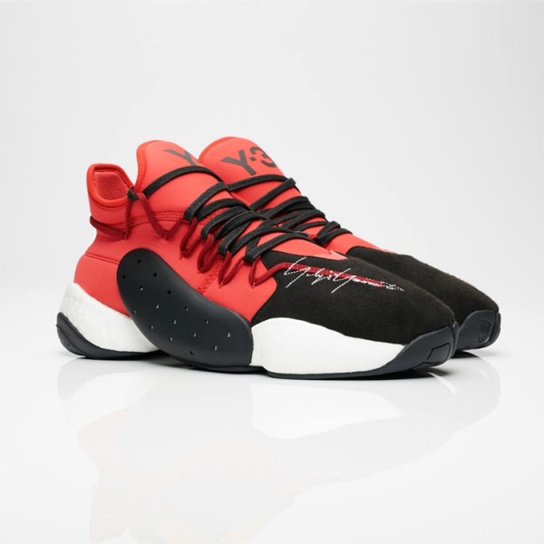 資訊：adidas Y-3 BYW Bball全新配色現(xiàn)已發(fā)售