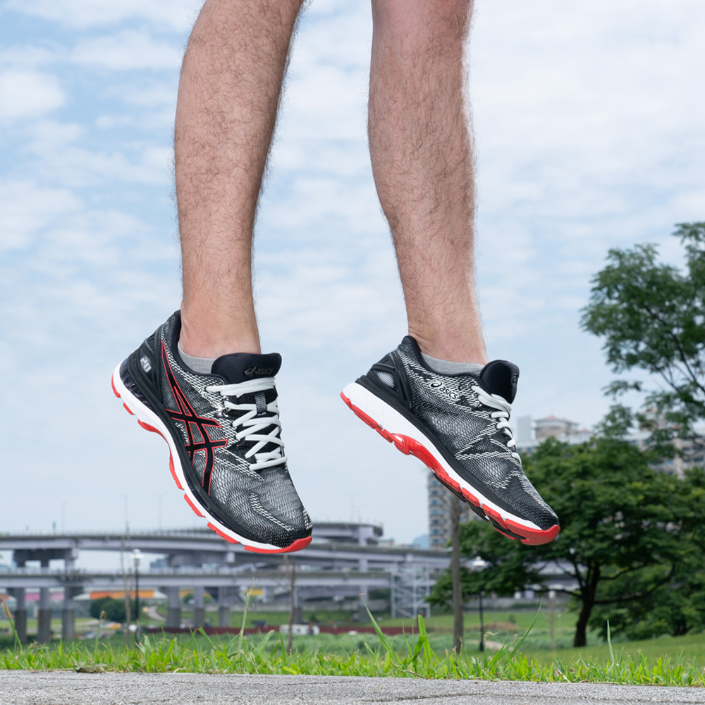 ASICS GEL-NIMBUS 20 缓冲跑鞋
