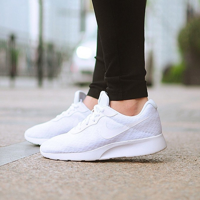 Nike Tanjun