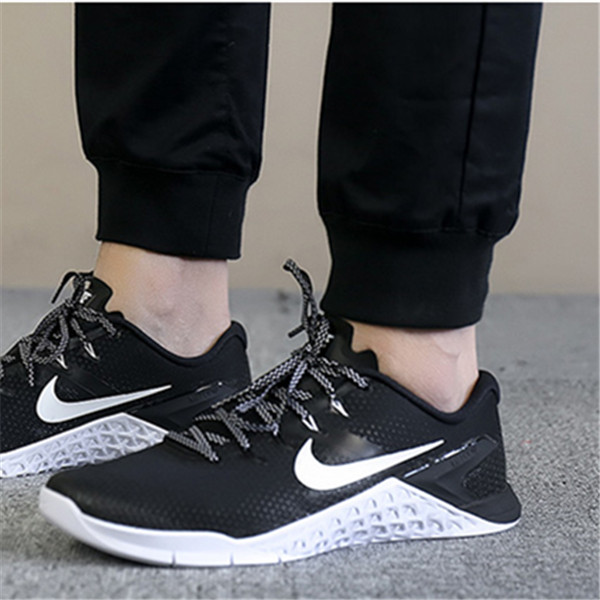 Nike Metcon 4 男子综合训练鞋