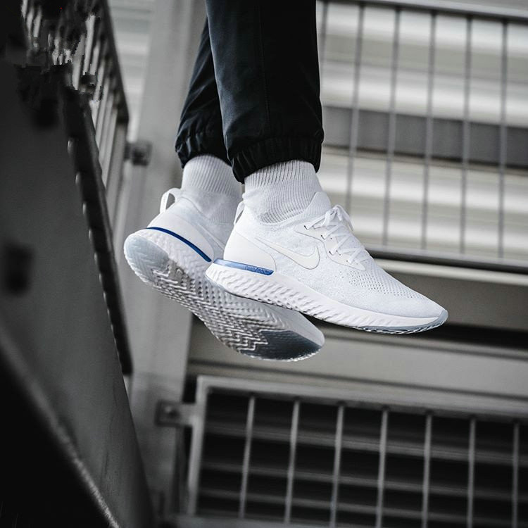 Nike Epic React Flyknit 男子编织跑鞋
