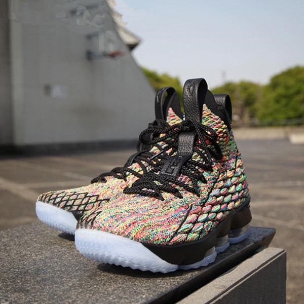 Nike LeBron 15 黑彩虹