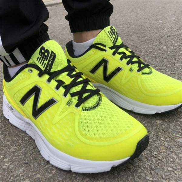 New Balance 775 男子輕量緩震專業(yè)跑鞋