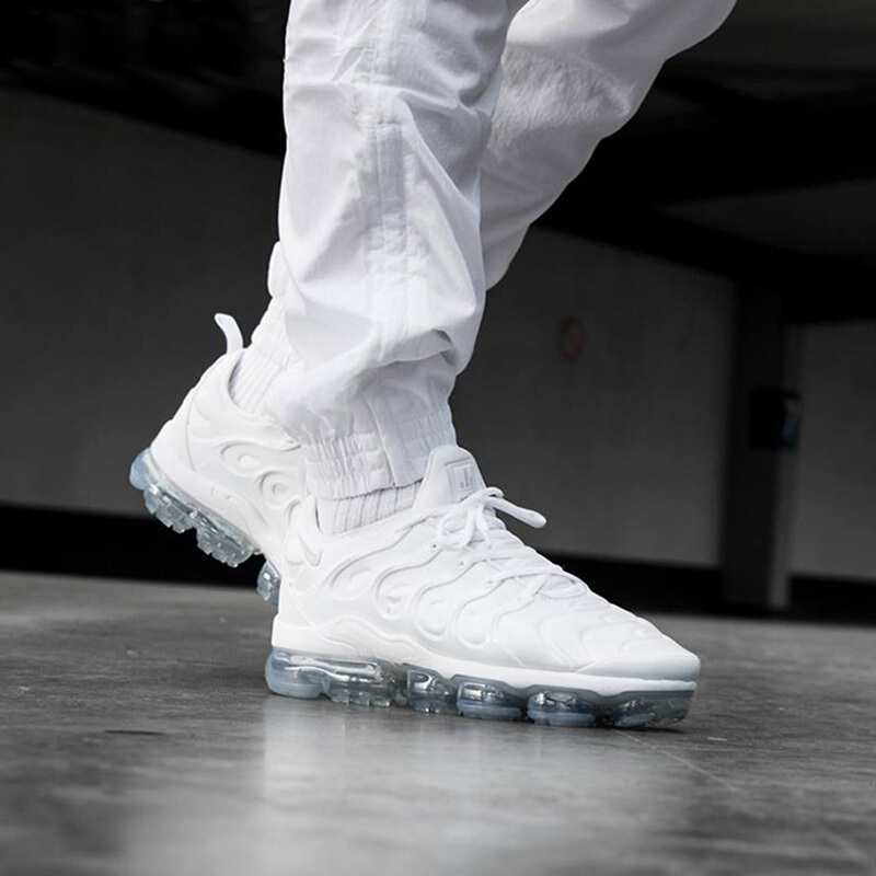 Nike Air VaporMax Plus 白