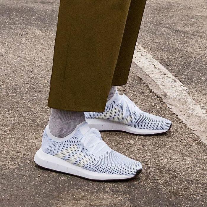 adidas Swift Run 灰白