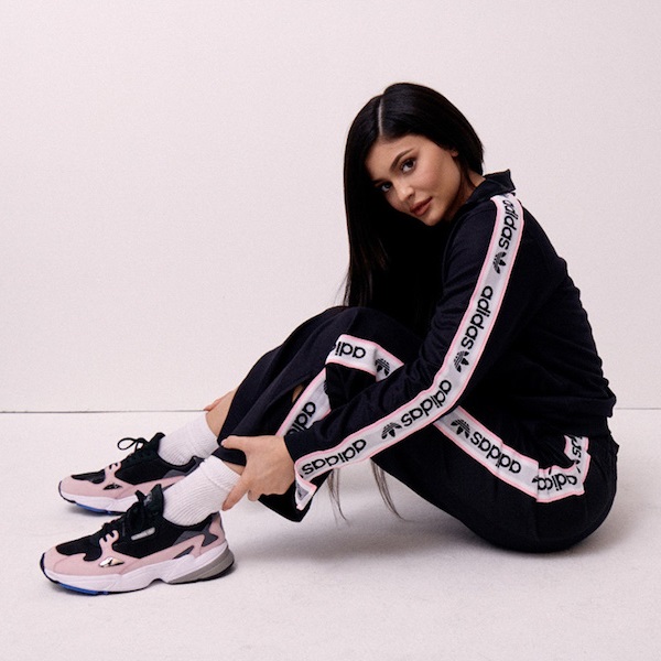 adidas Falcon W 黑粉