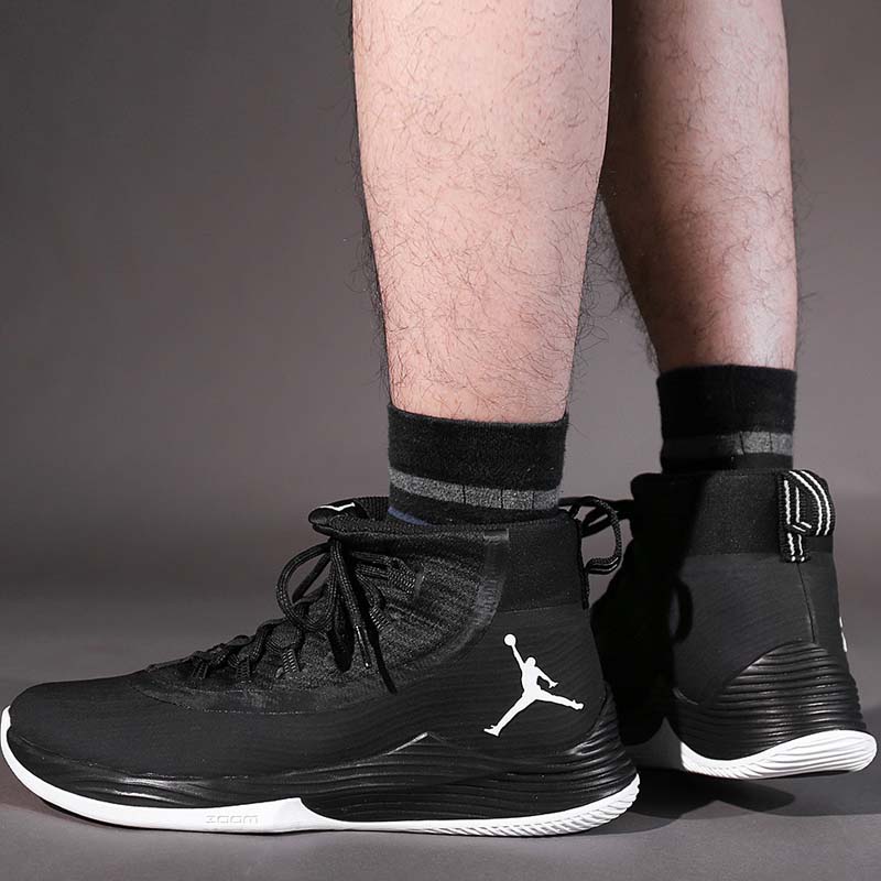 Jordan Ultra.Fly 2 黑白