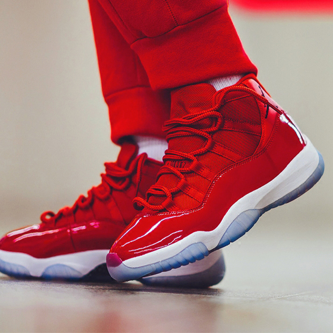 Air Jordan 11 大红公牛