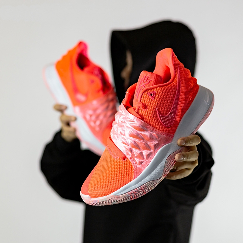 Nike Kyrie 4 骚粉 Low