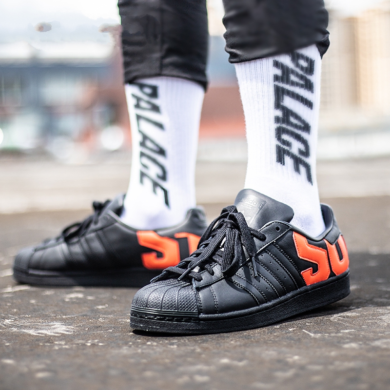 adidas Superstar 黑色红字母