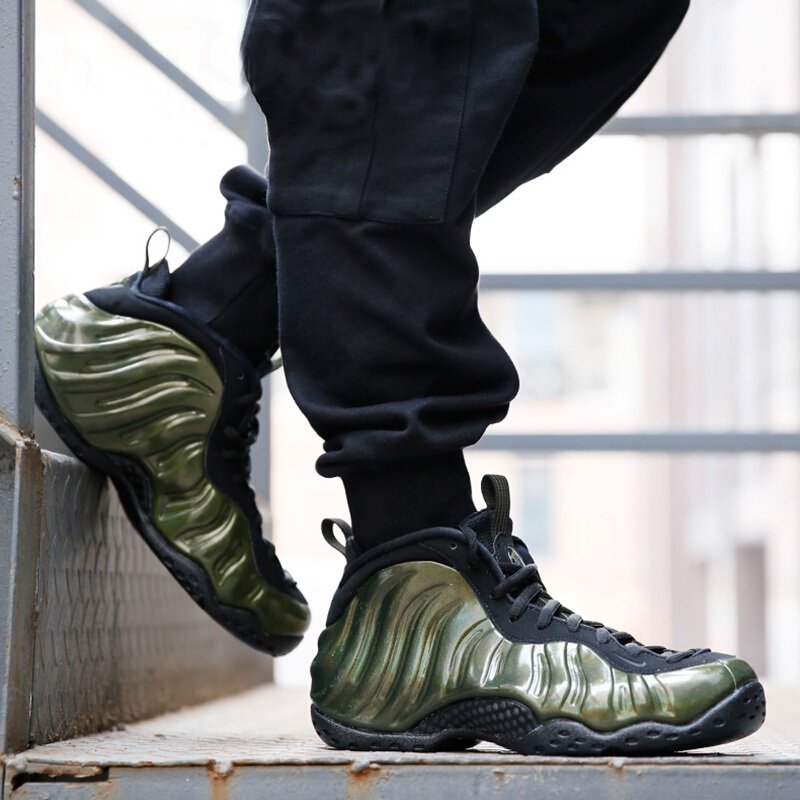 Nike Air Foamposite One 军绿全息喷