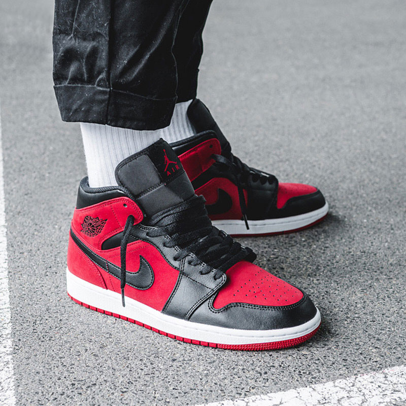 Air Jordan 1 小黑红Mid
