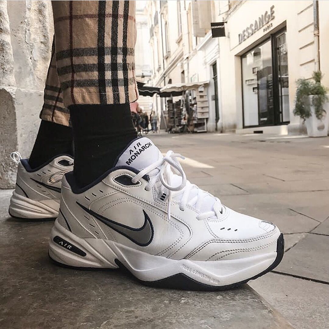 Nike Air Monarch IV 白银