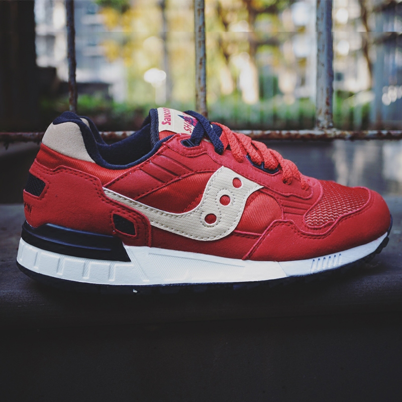 Saucony Shadow 5000 深红