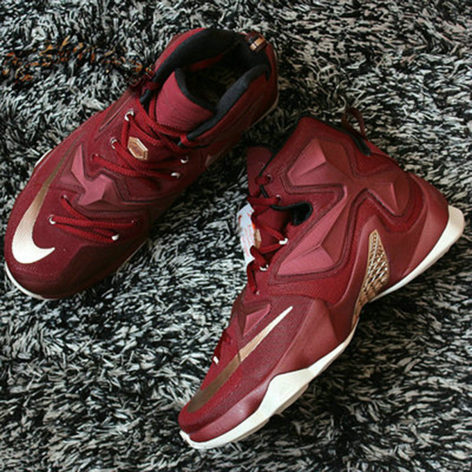 Nike LeBron 13