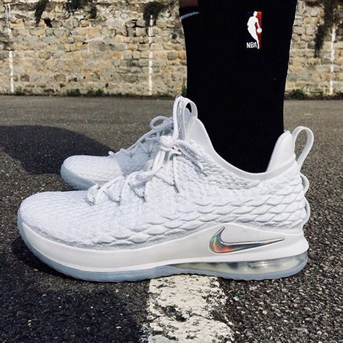 Nike LeBron 15