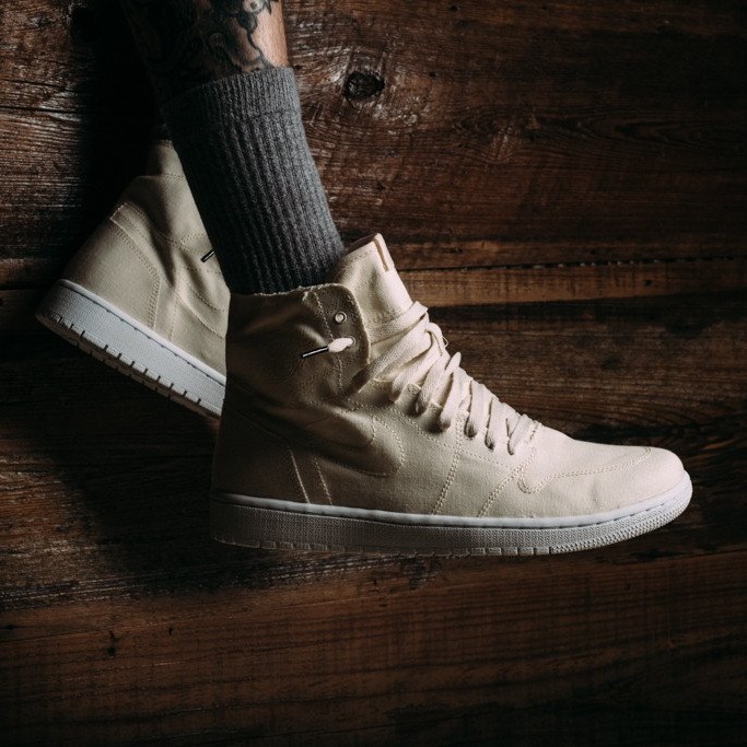Air Jordan 1 白帆布