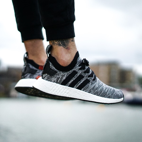 adidas Originals NMD R2 黑噪音