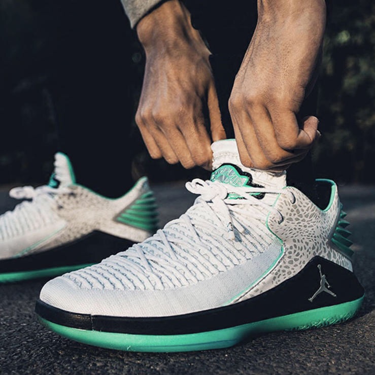 Air Jordan 32 中国玉/郭艾伦PE