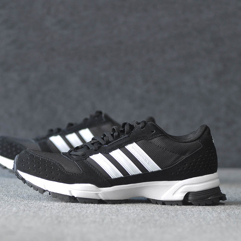 adidas Marathon 10 黑白白标