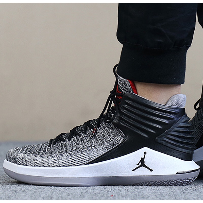Air Jordan 32 黑水泥