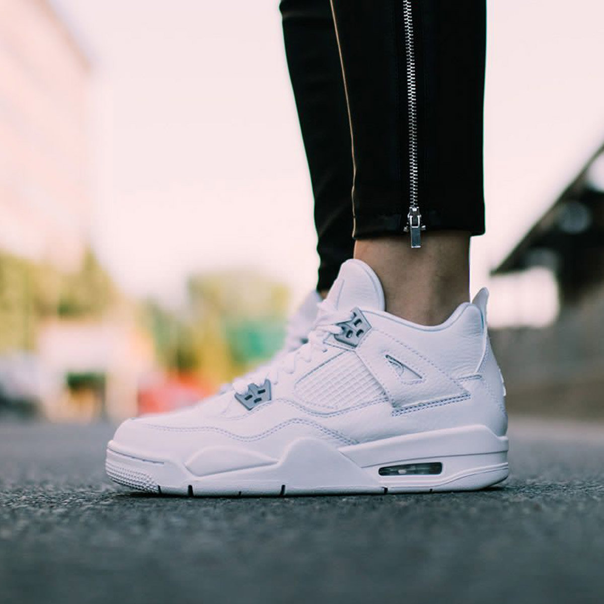 Air Jordan 4 纯白