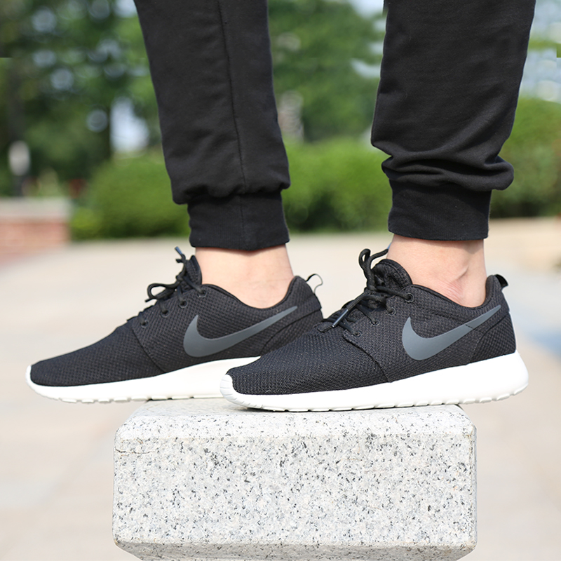 Nike Roshe One 黑色