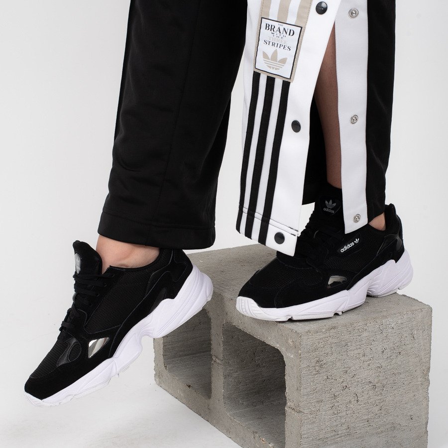 adidas Falcon W 黑白