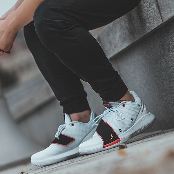 Jordan CP3.XI 白黑红