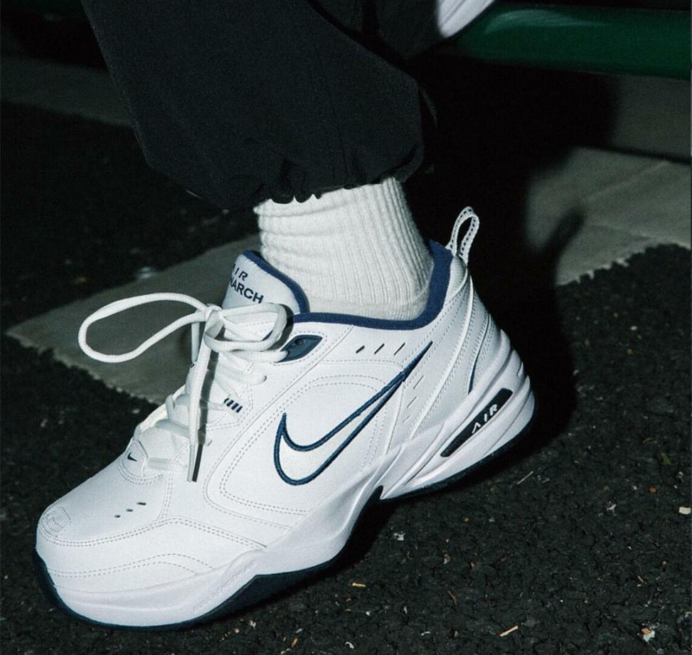 Nike Air Monarch IV 白银