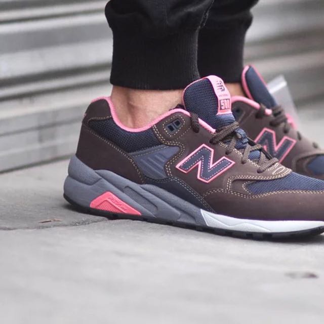 New Balance 580 咖啡色/粉