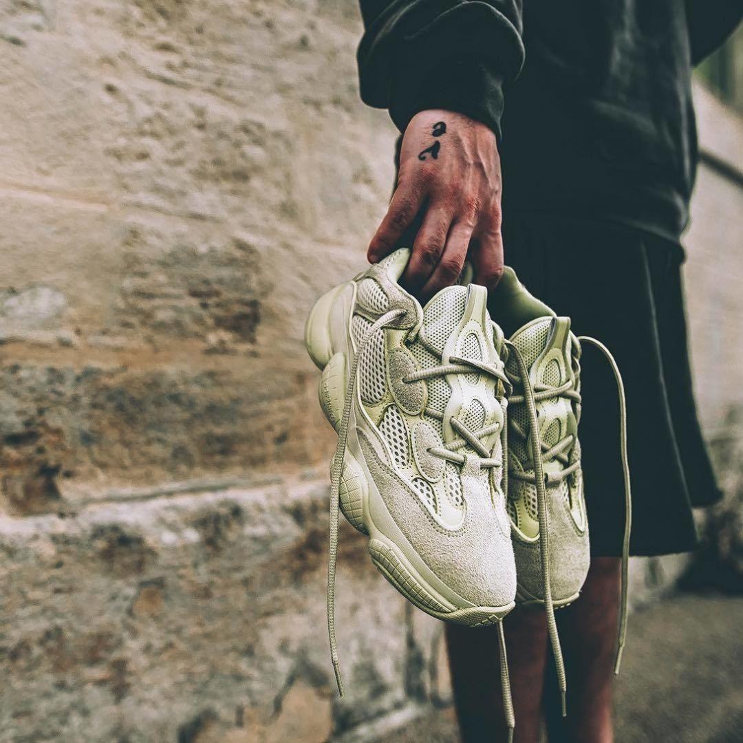 adidas Yeezy 500 黄月亮
