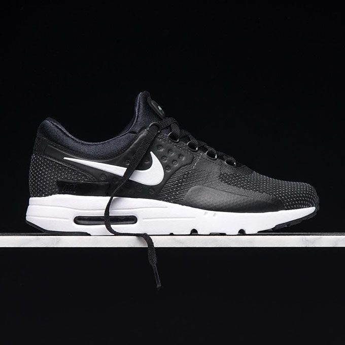 Nike Air Max Zero 黑/白