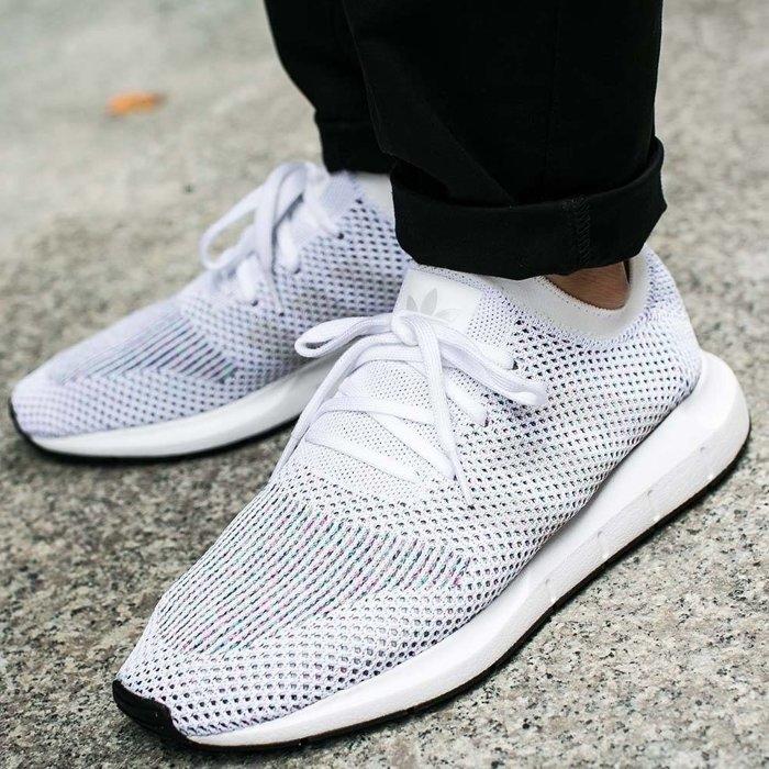 adidas Swift Run 灰白