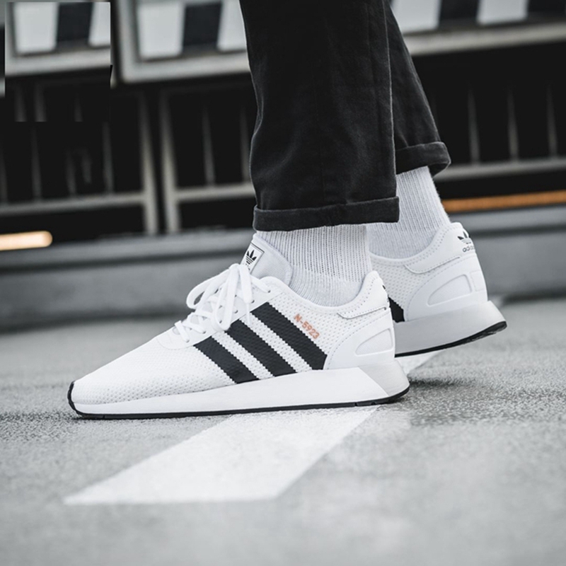 adidas Iniki Runner CLS 白黑