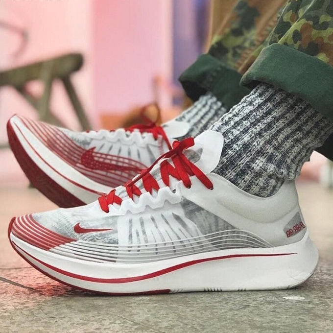 Nike Zoom Fly 东京白红