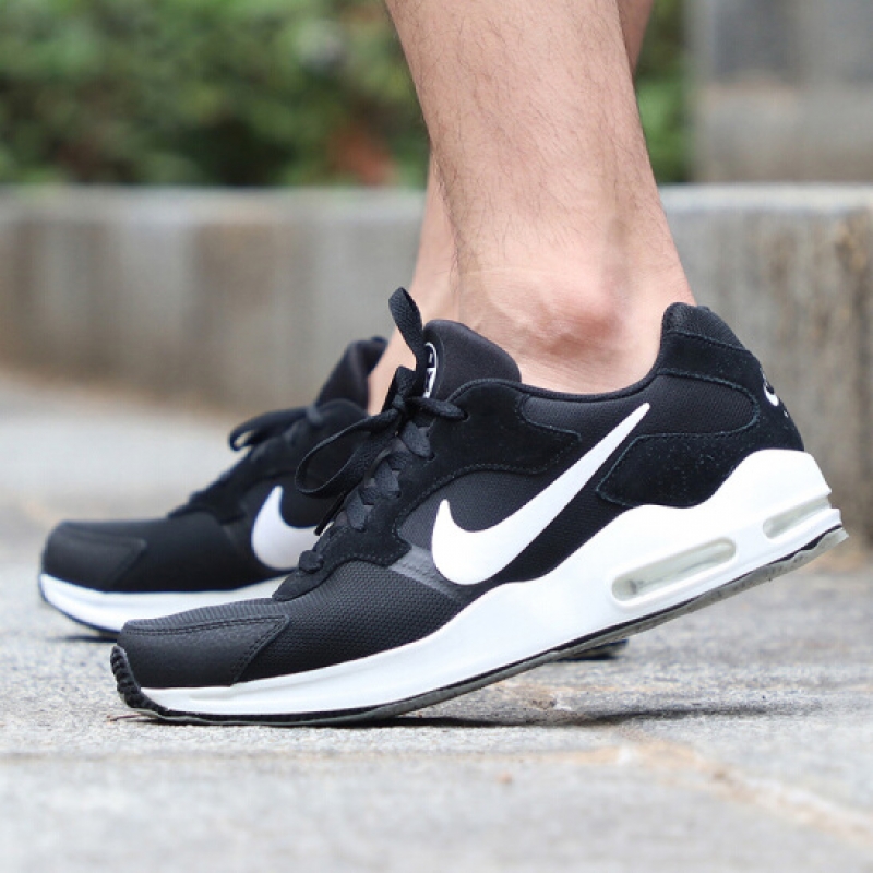 Nike Air Max Guile 黑白