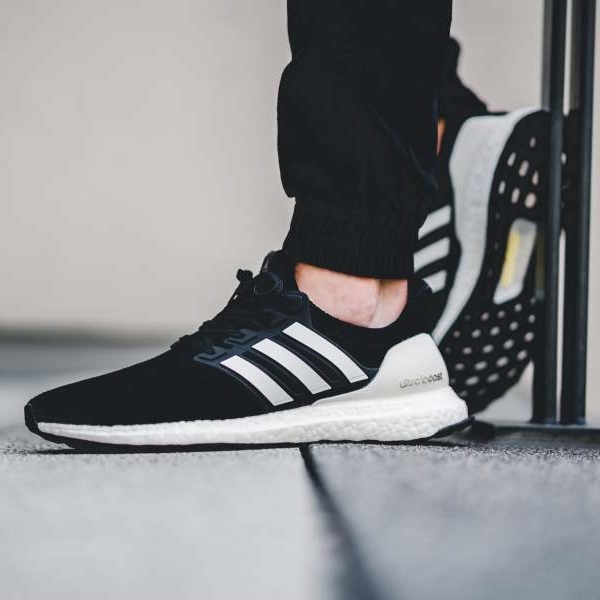 adidas Ultra Boost 4.0 黑白奥利奥