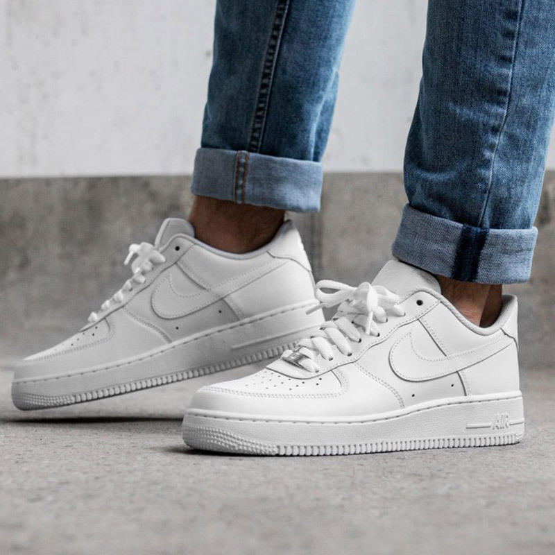 Nike Air Force 1 纯白经典