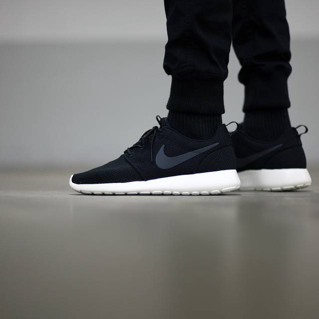 Nike Roshe One 黑色