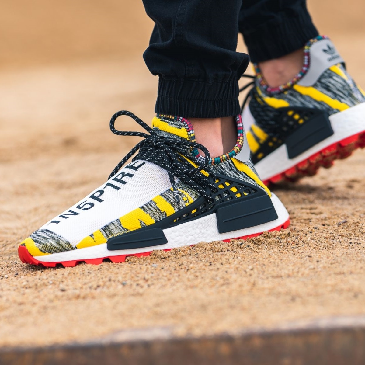 adidas NMD Hu 灰黄红